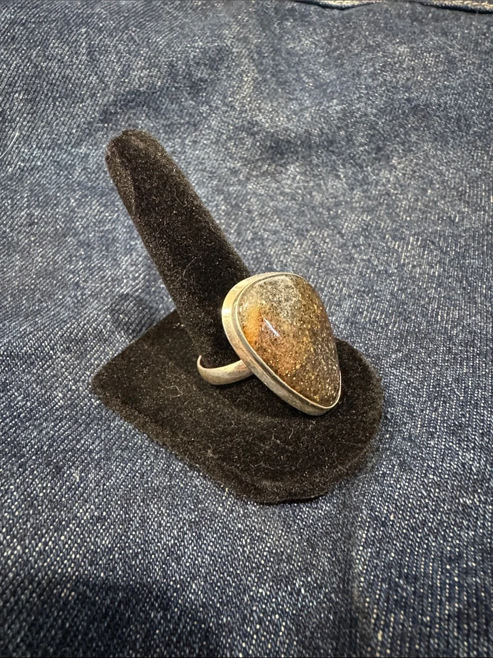Beautiful Stone Ring in Brown and Gold set in Sterling Silver - Picture 2 of 6